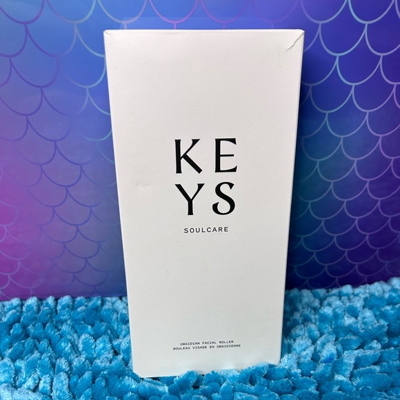 Keys Soulcare Obsidian Facial Roller Face Neck Massager - Picture 2 of 4